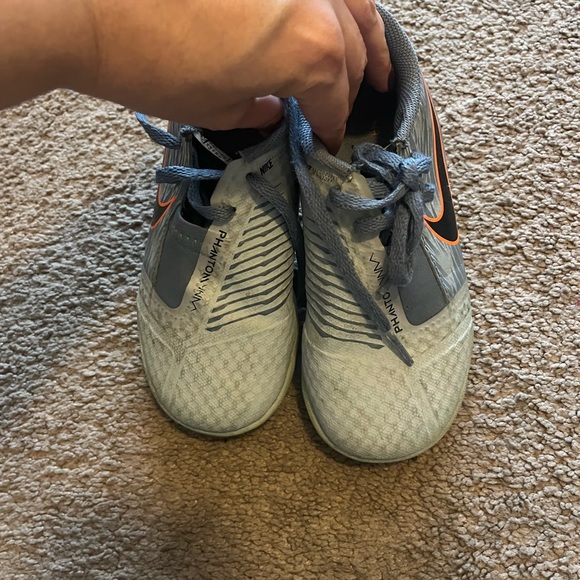 Gray Nike phantom venom shoes - Picture 2 of 6